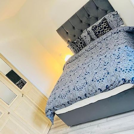 Superb 2 Bedroom Apartment With Free Parking Edinburgh Kültér fotó