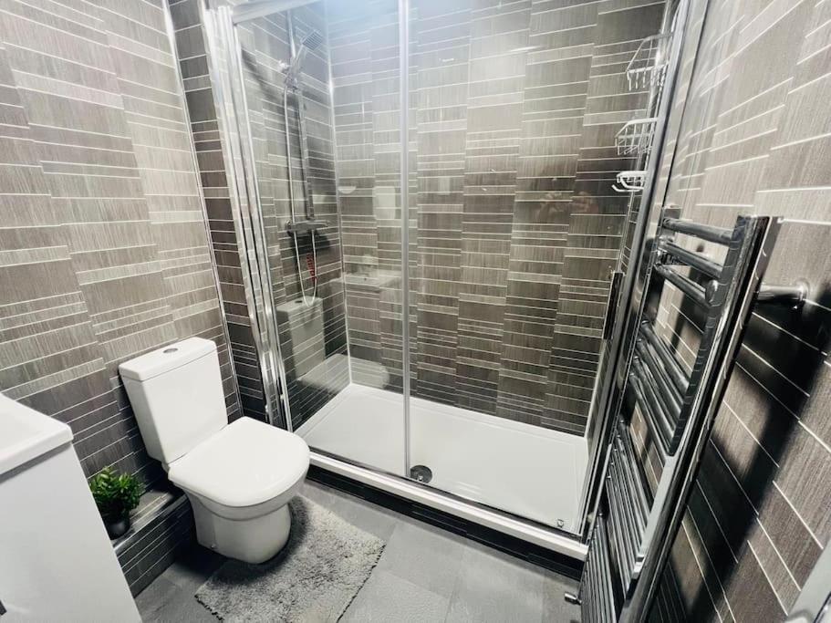 Superb 2 Bedroom Apartment With Free Parking Edinburgh Kültér fotó